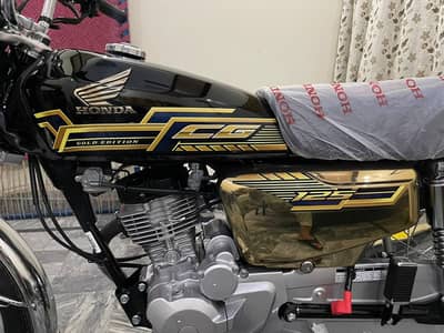 Honda cg 125 . . . Gold Edition. . 0301 7008225