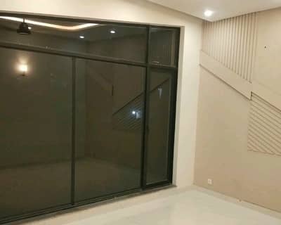 Aesthetic Prime Location House Of 10 Marla For rent Is Available