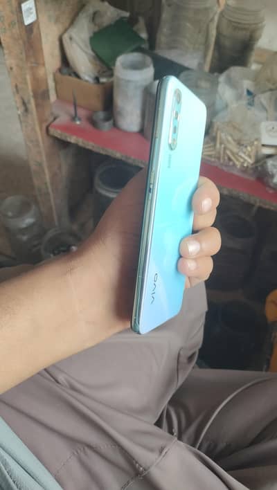 Vivo S1
