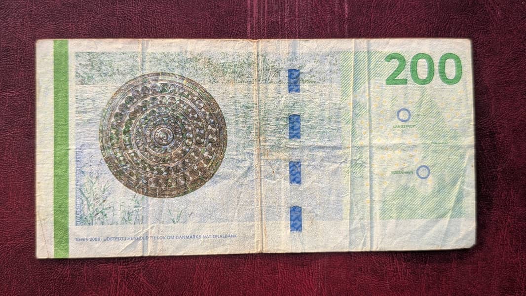 Different bank notes 3