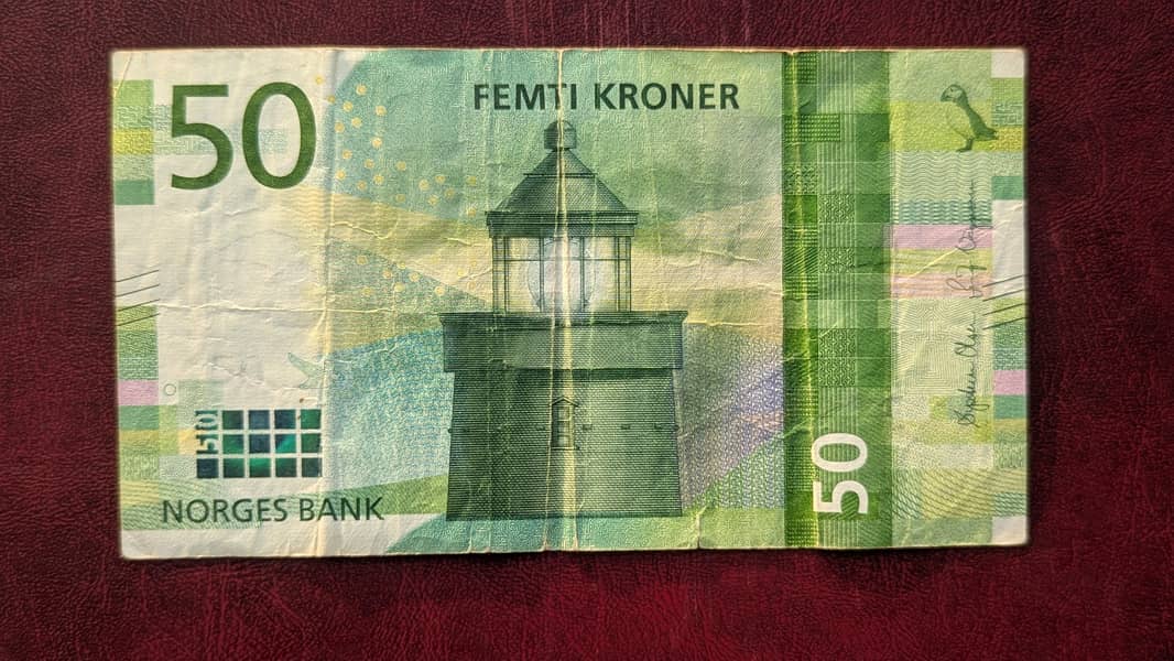 Different bank notes 4