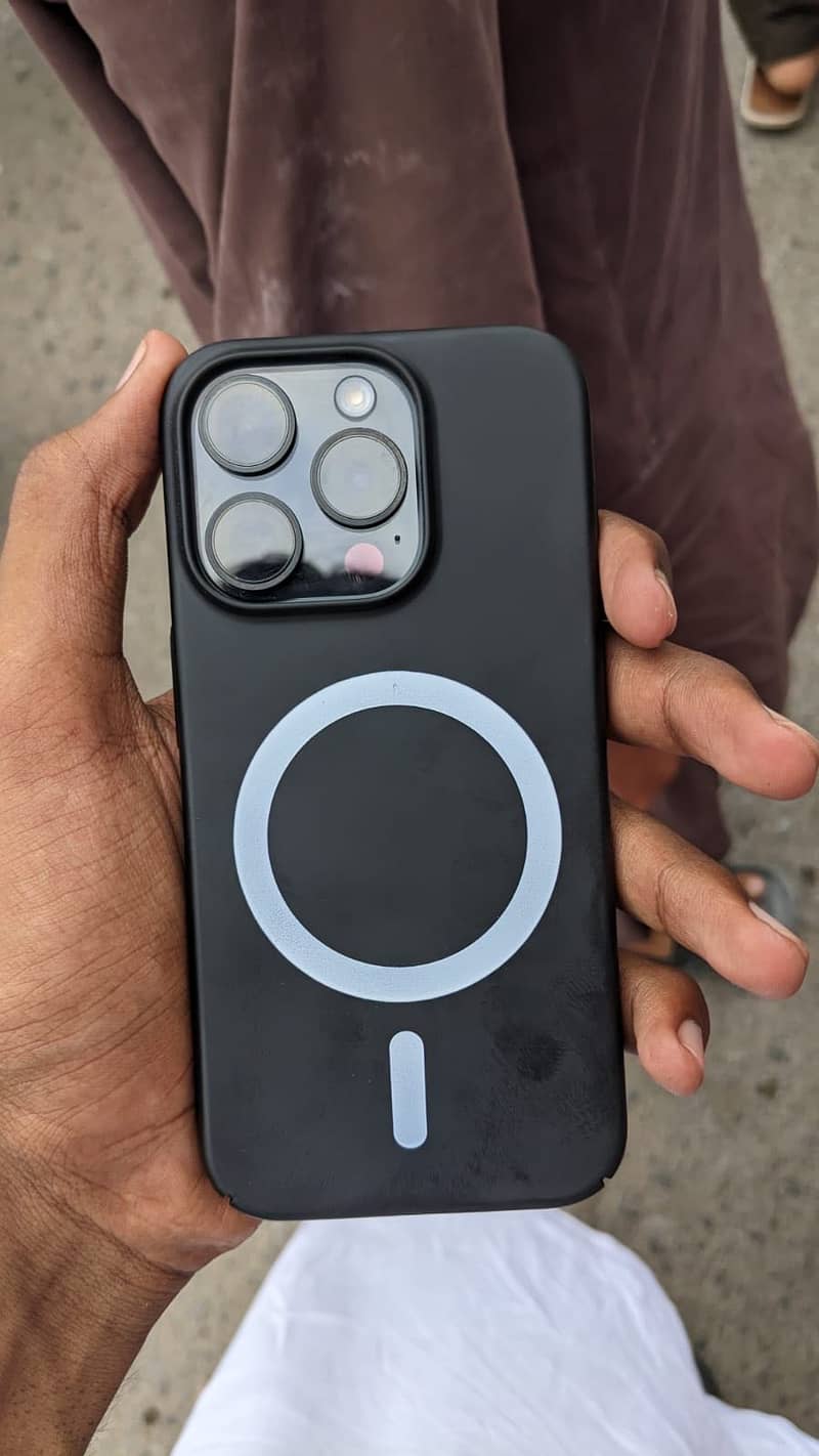 Apple iPhone 15 Pro 0