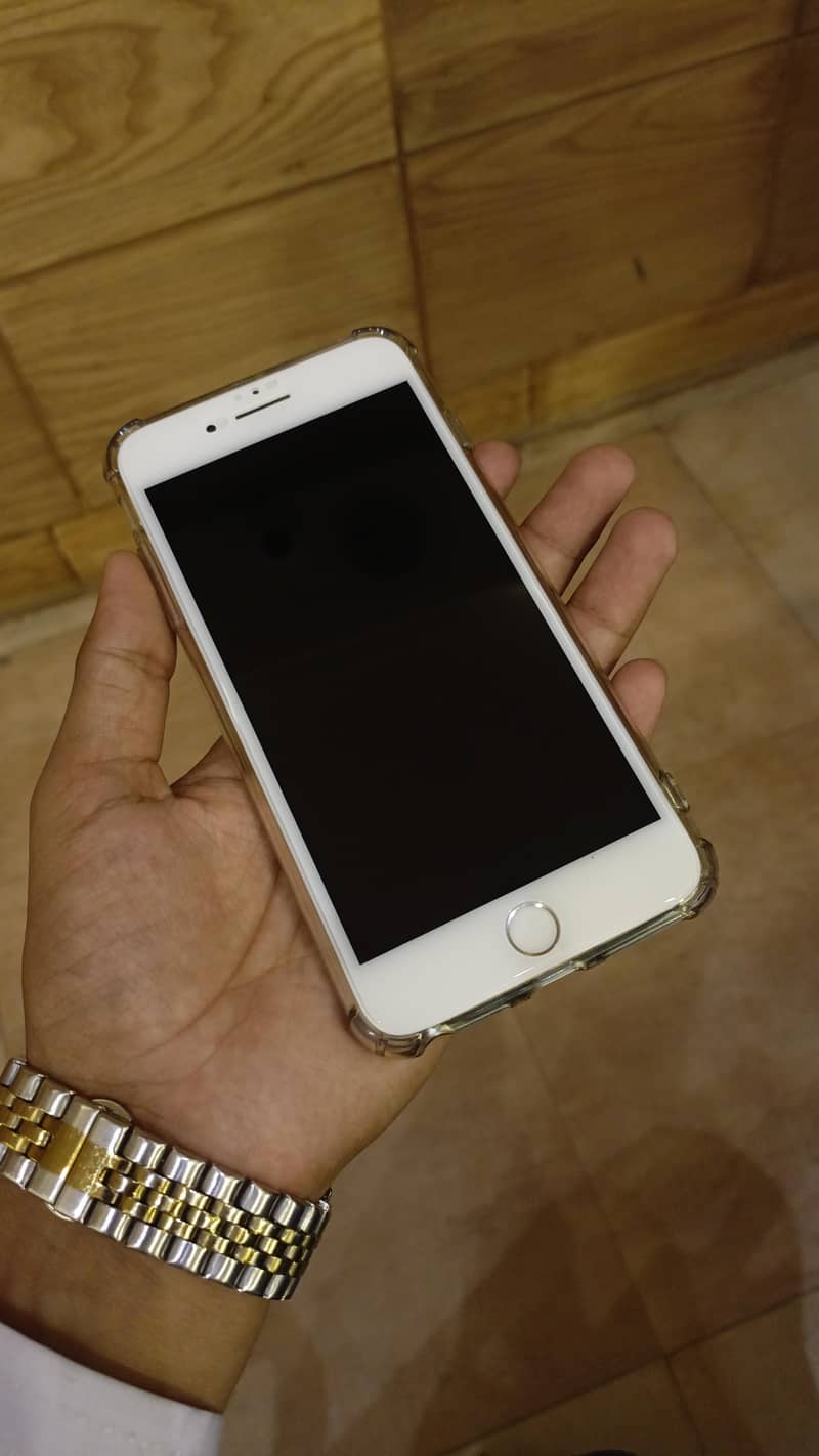 Apple iPhone 7 Plus 0