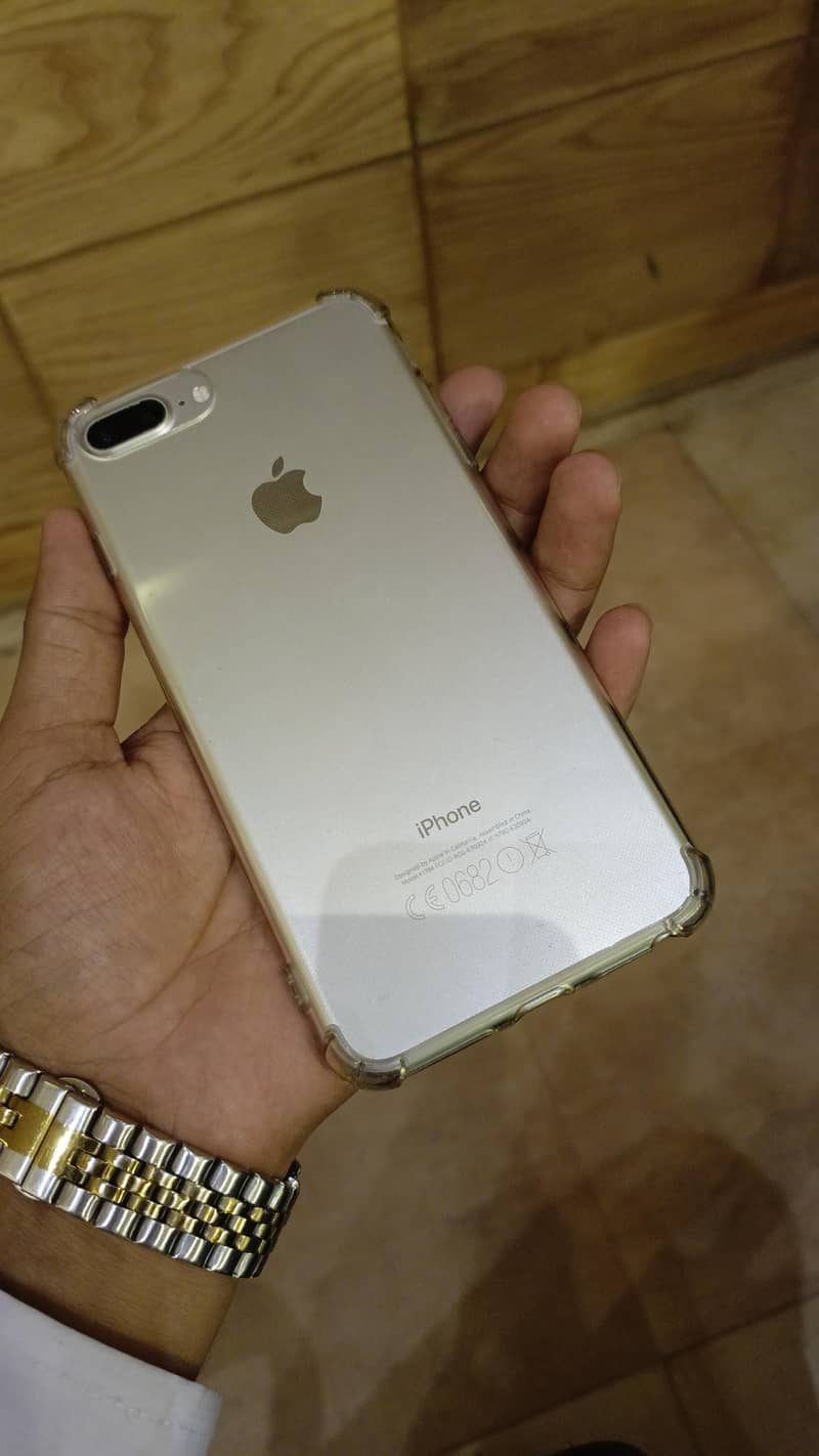Apple iPhone 7 Plus 1