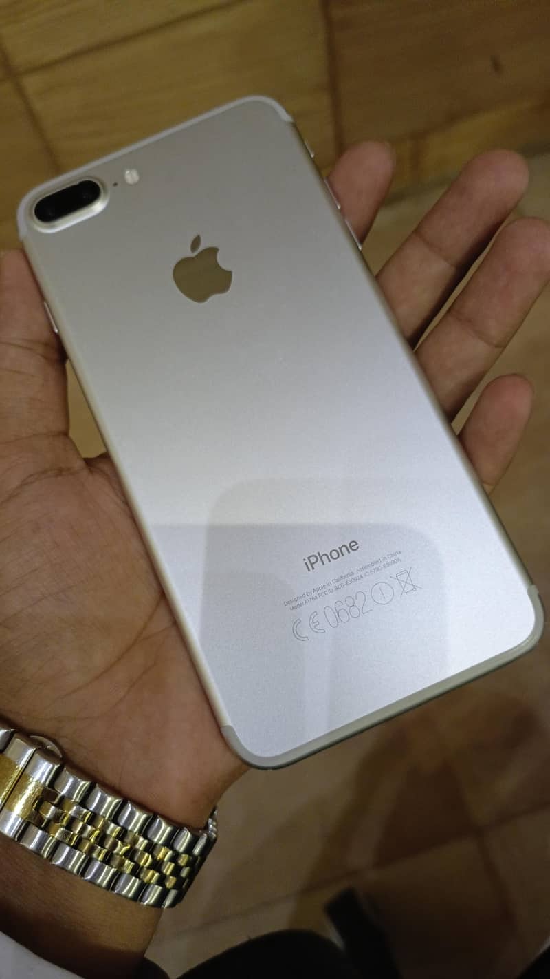 Apple iPhone 7 Plus 2