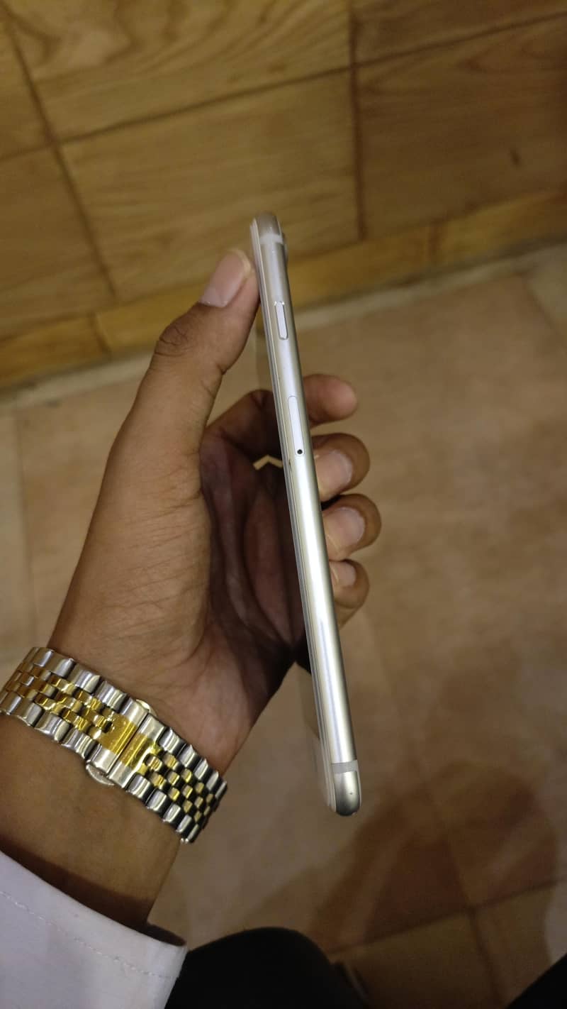 Apple iPhone 7 Plus 3