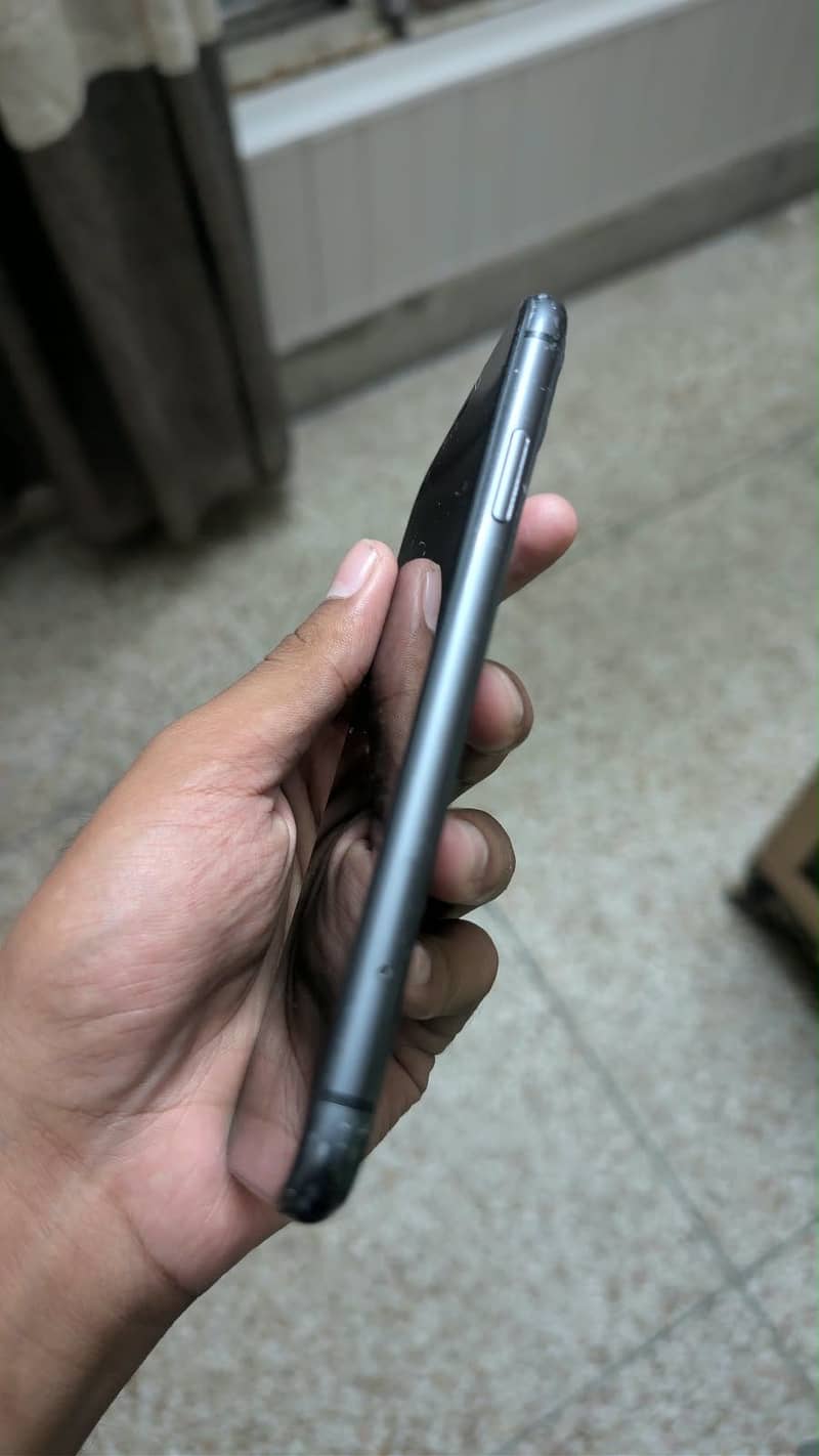 Apple iPhone 11 1