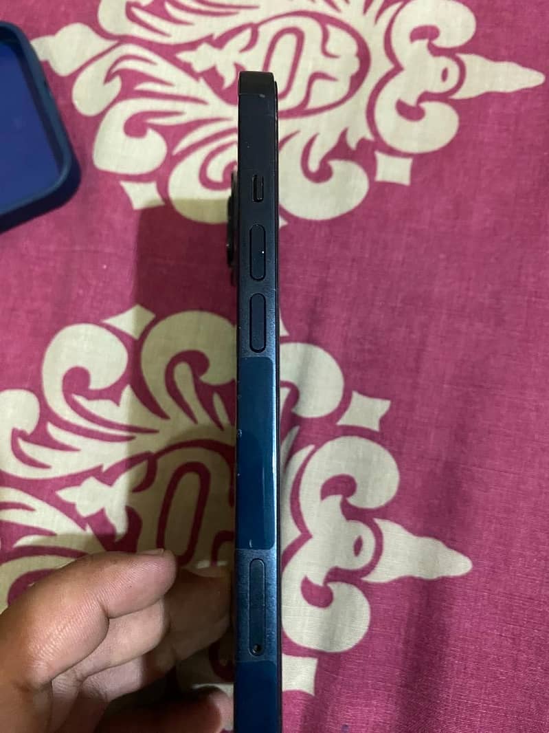 Apple iPhone 13 1