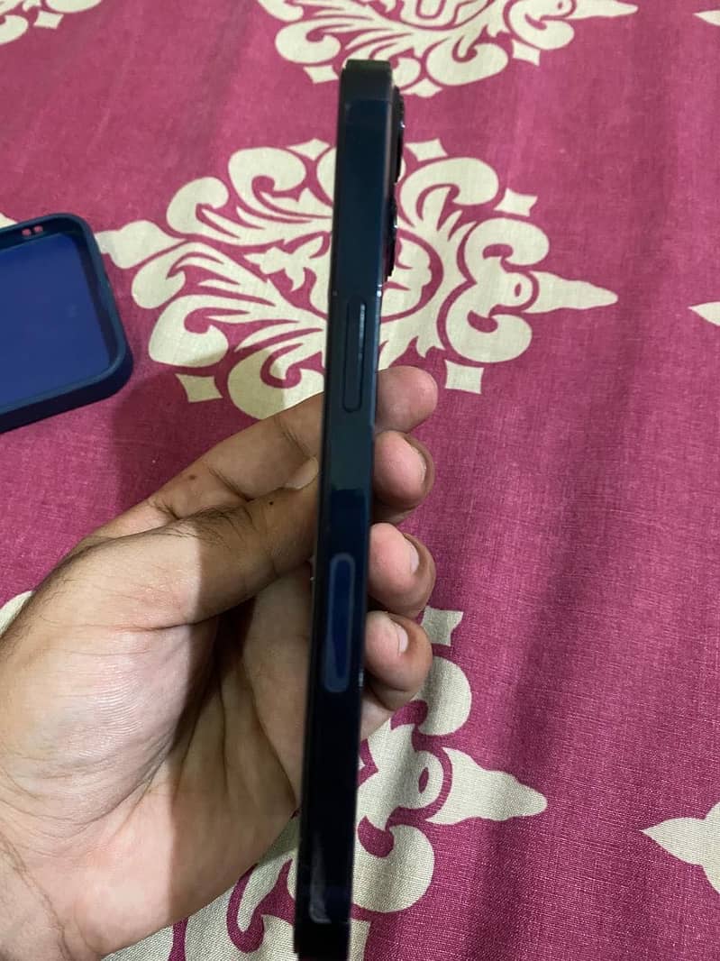 Apple iPhone 13 3