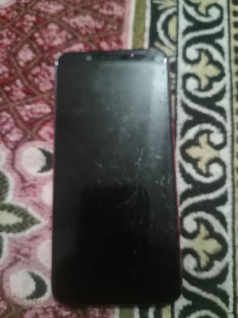 OPPO A83 0