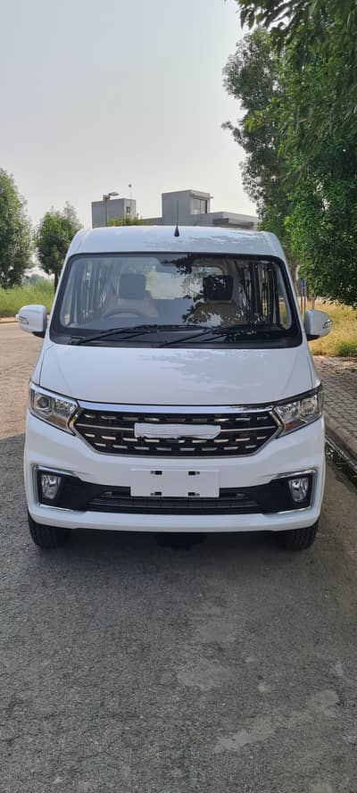 forland safari available for rent for bahria to airport and vice versa