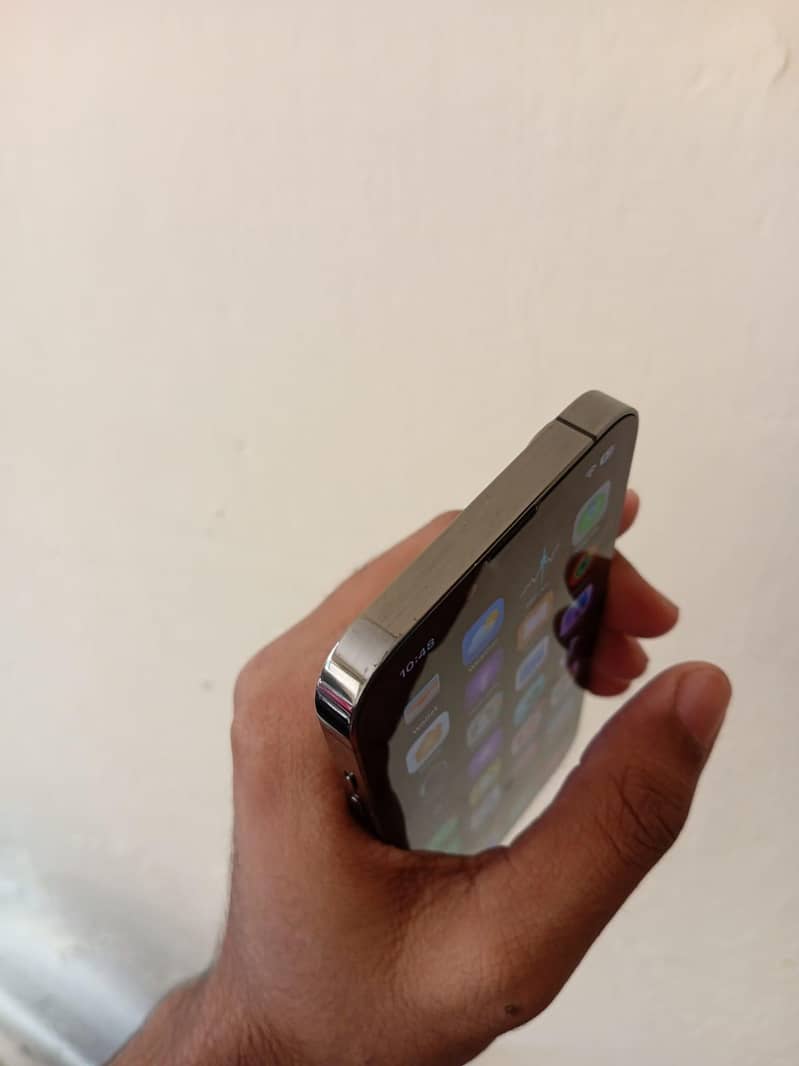 Apple iPhone 13 Pro 1