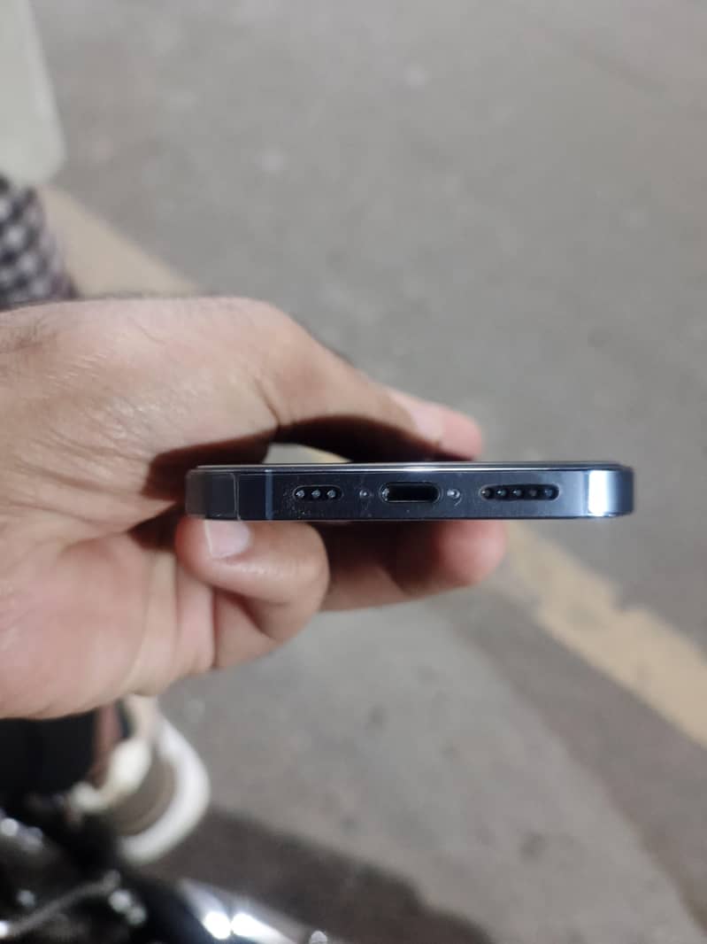 Apple iPhone 13 Pro 2