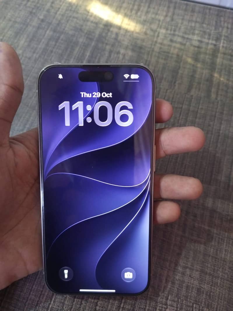 Apple iPhone 15 Pro 0