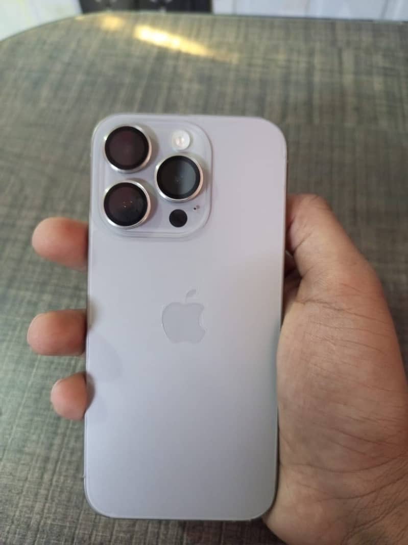 Apple iPhone 15 Pro 3