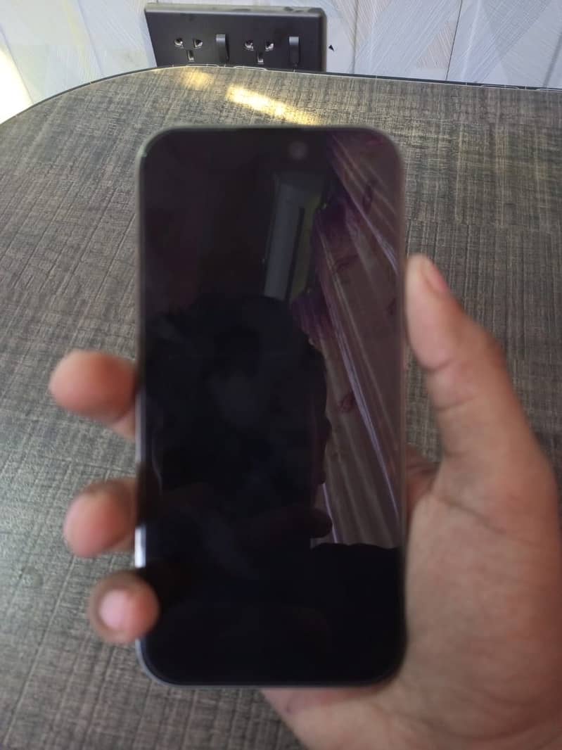 Apple iPhone 15 Pro 4