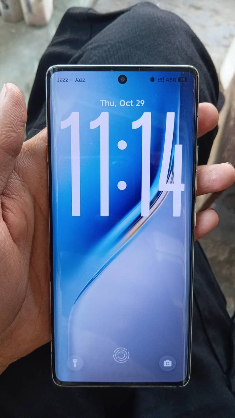 Tecno Camon 40 Pro / 8GB RAM / 256GB Storage / PTA Approved 1