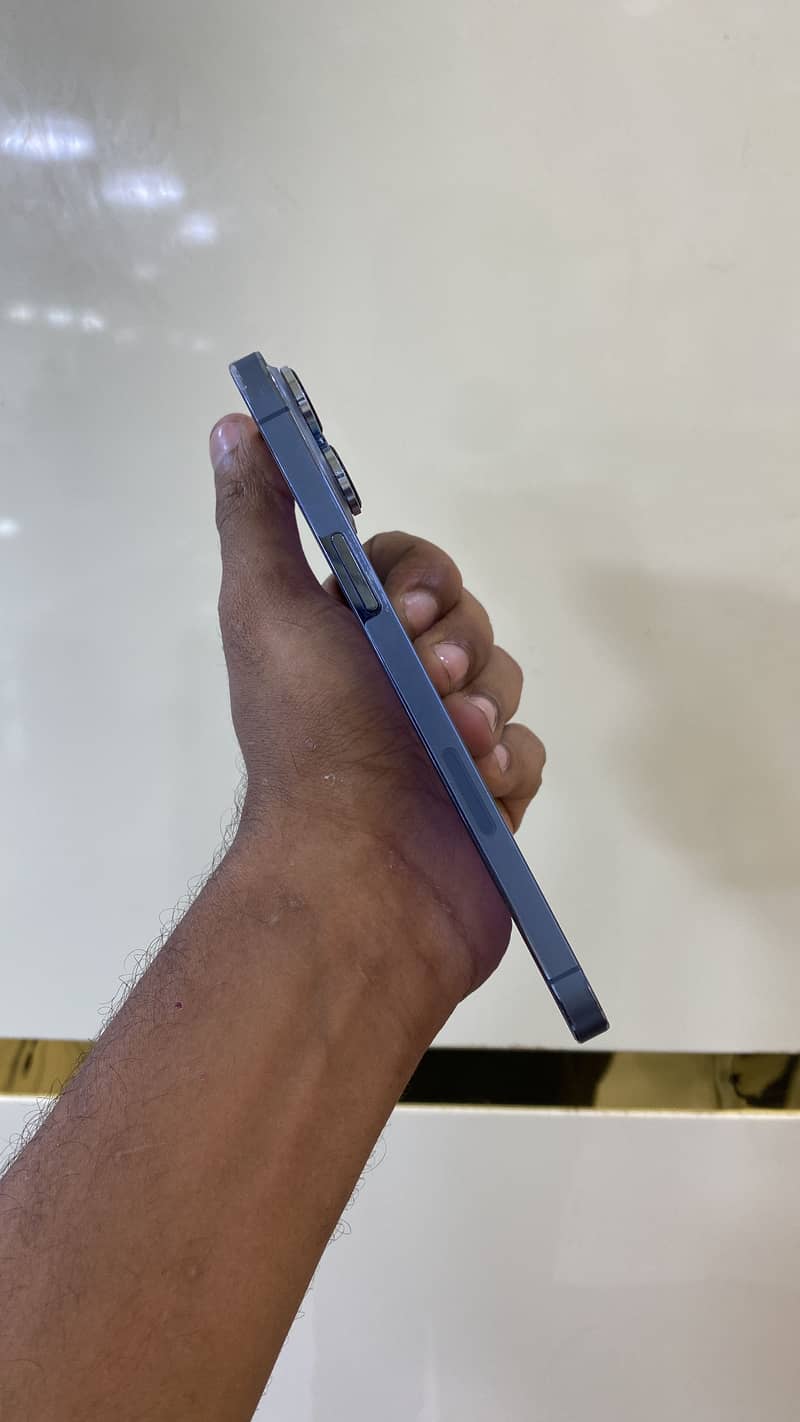 Apple iPhone 13 Pro Max 0