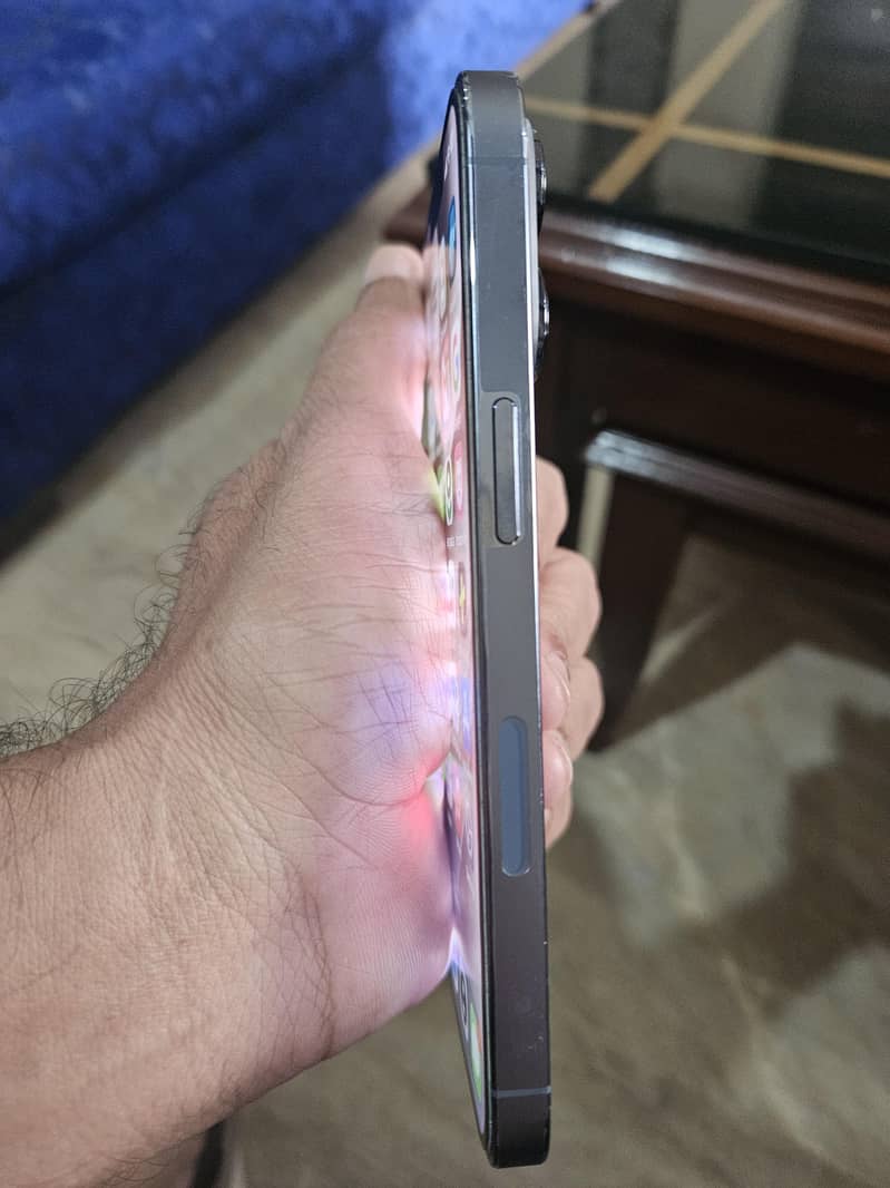 Apple iPhone 13 Pro 3