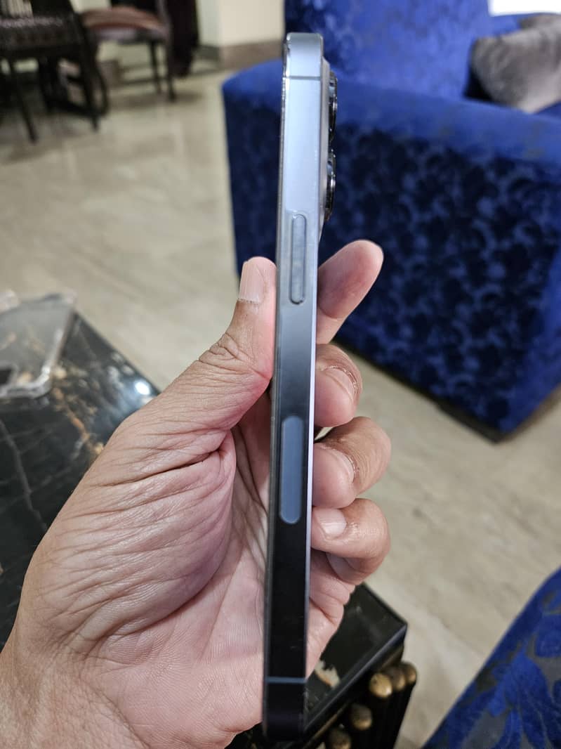 Apple iPhone 13 Pro 4
