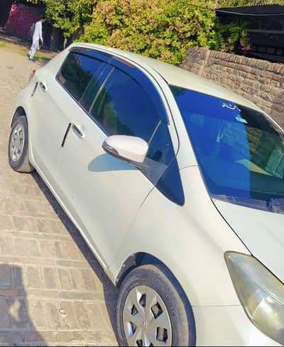 Toyota Vitz 2011