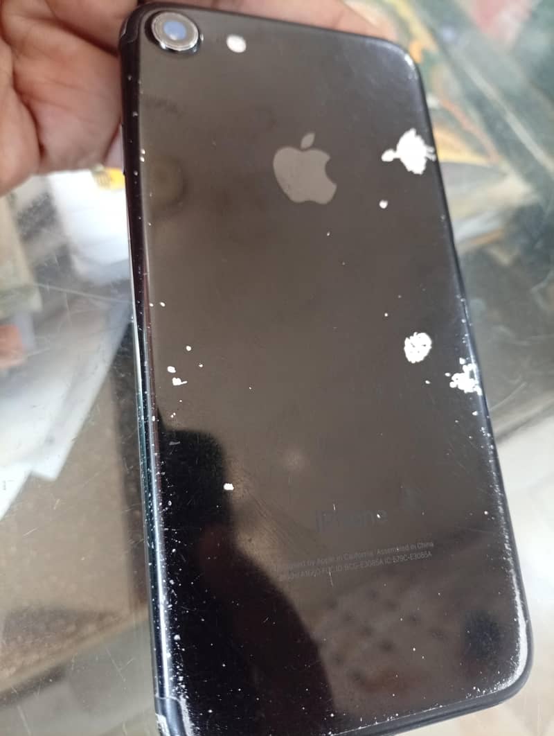 Apple iPhone 7 2