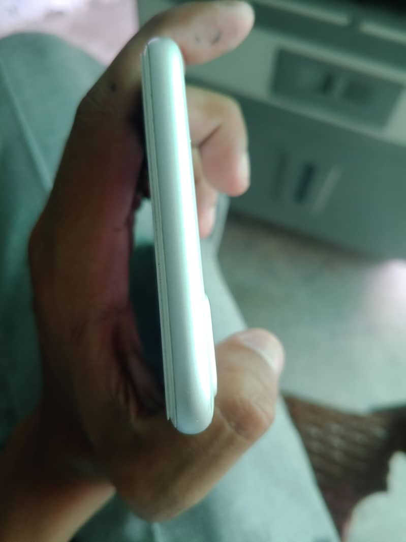 Apple iPhone 8 Plus 5