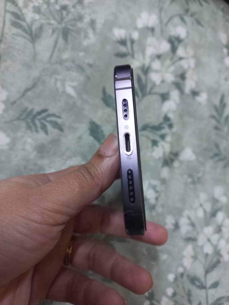 Apple iPhone 14 Pro Max 2