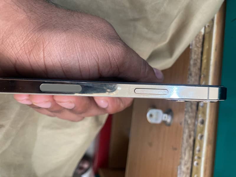 Apple iPhone 12 Pro 2