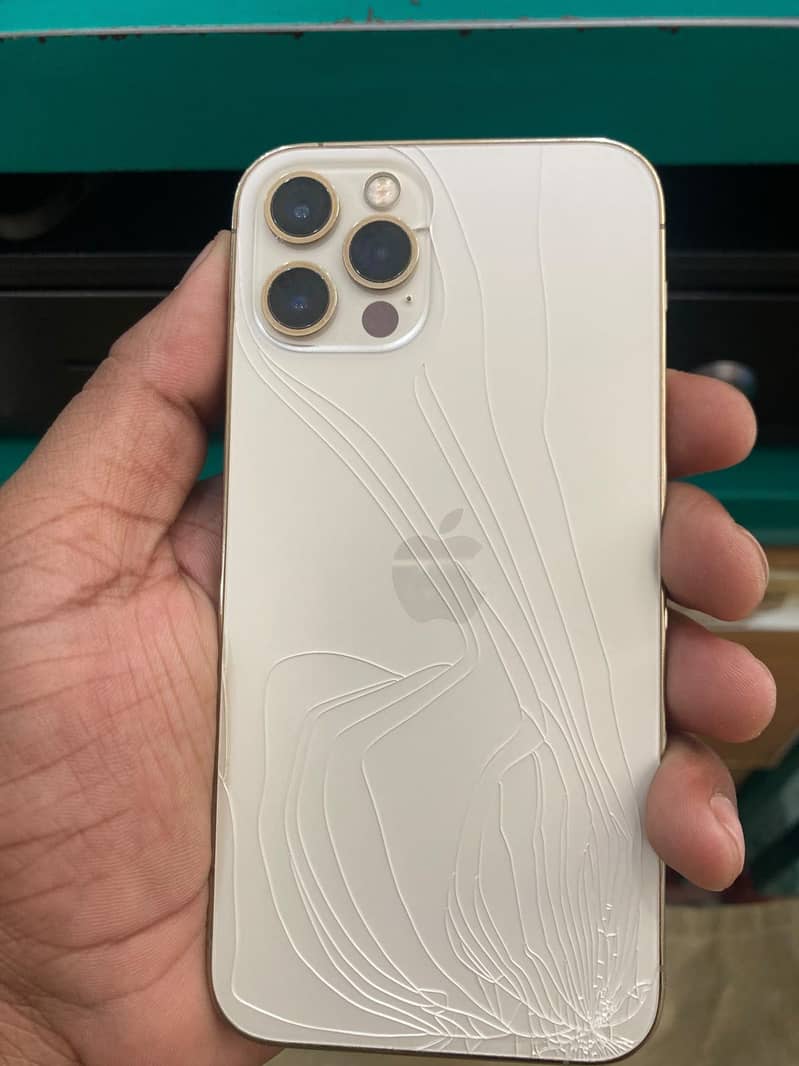 Apple iPhone 12 Pro 4