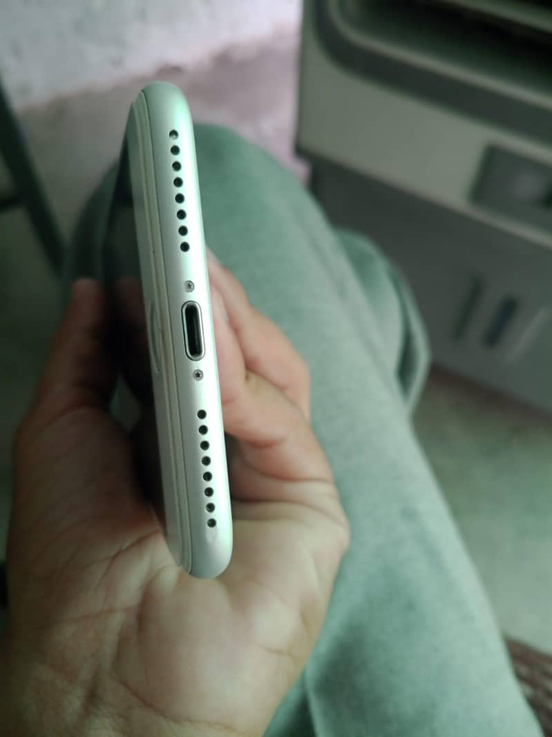 Apple iPhone 8 Plus 2