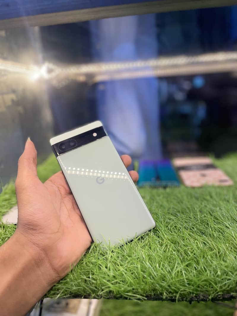 Google Pixel 6a 11