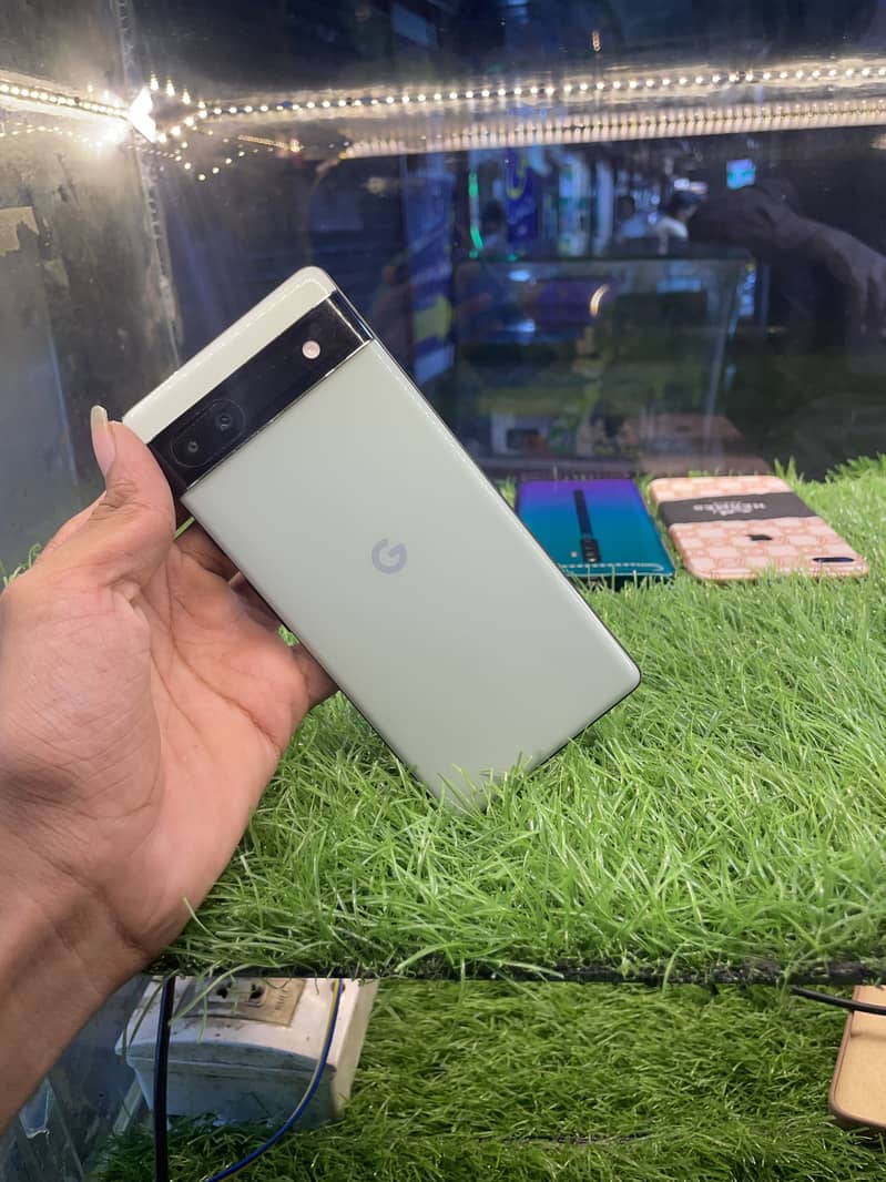 Google Pixel 6a 13