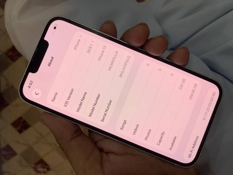 Apple iPhone 13 1