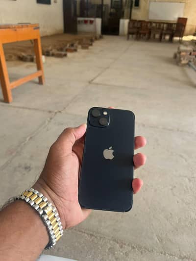 Apple iPhone 13