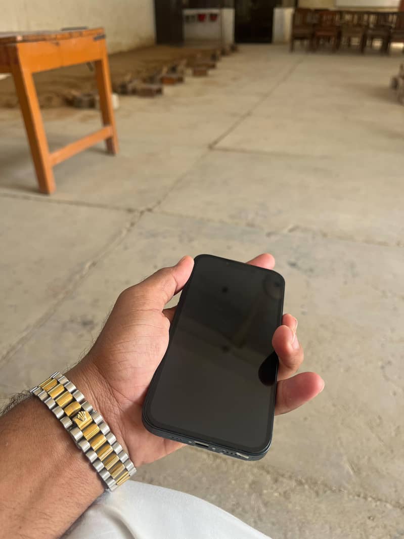 Apple iPhone 13 1