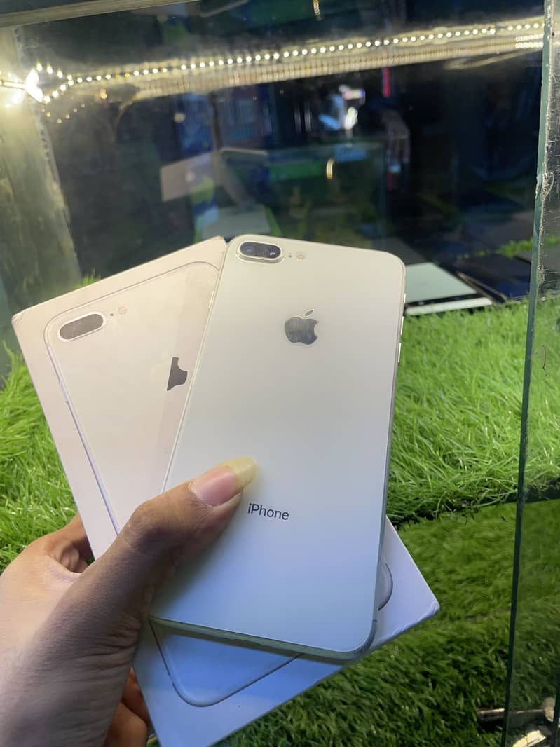 Apple iPhone 8 Plus 8