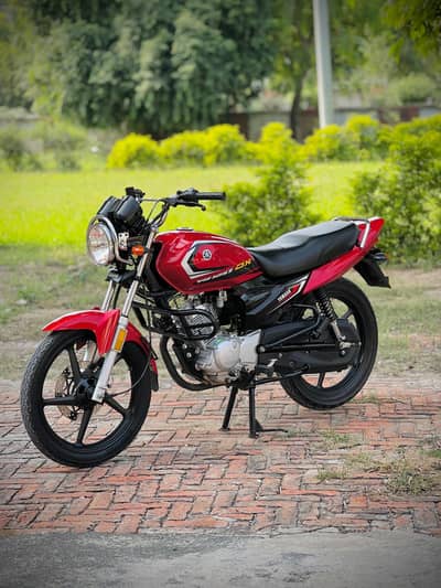 Yamaha YBZ-DX, brand new condition, Best fuel average, New battery
