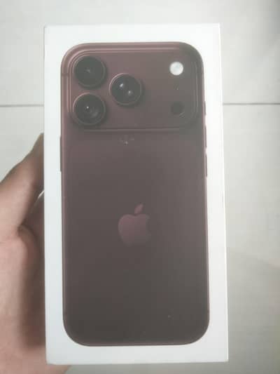 Apple iPhone 18 Pro jv 0 cc only box open