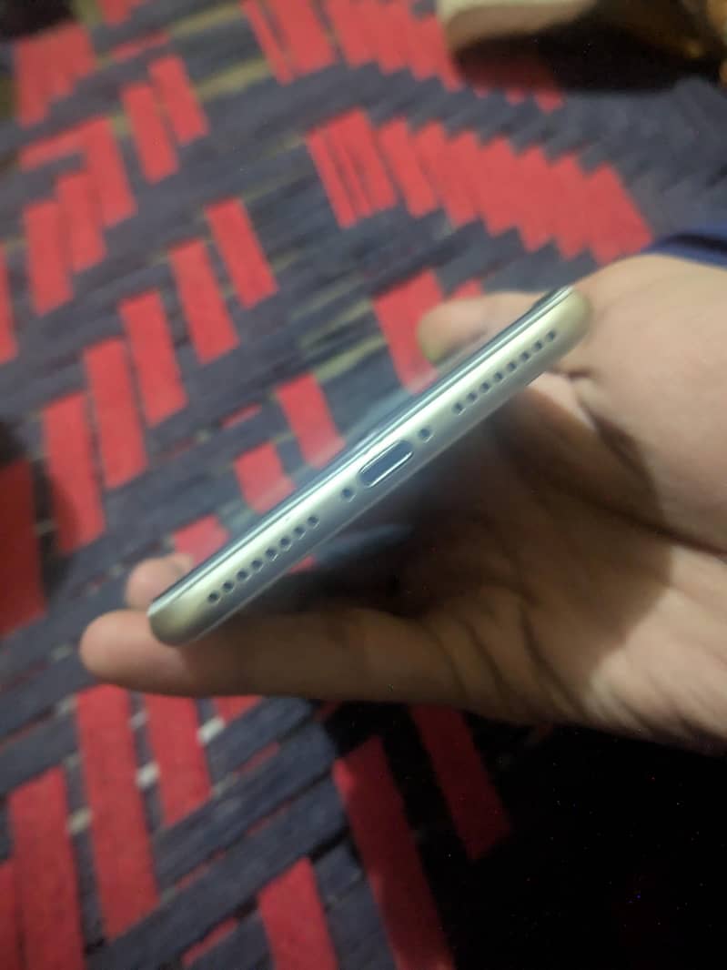 Apple iPhone 7 Plus 4