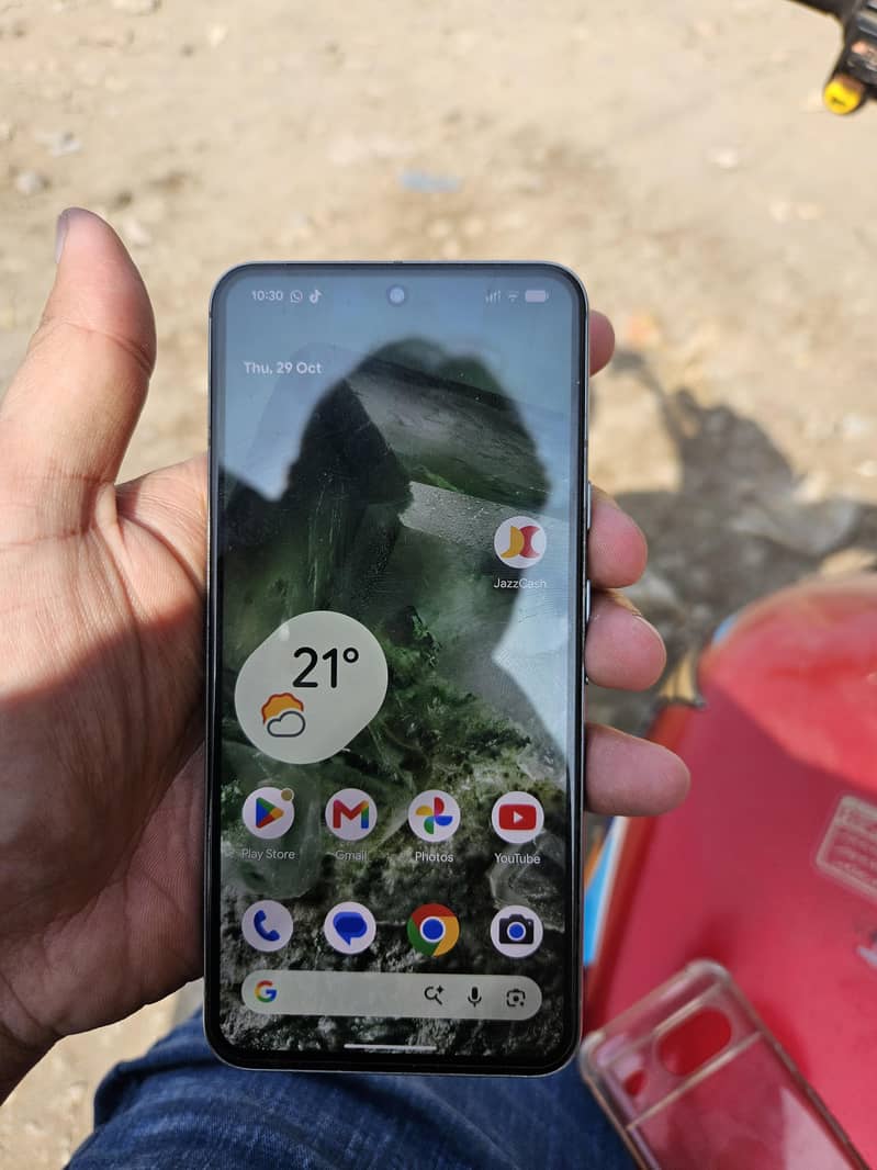 Google Pixel 8 1