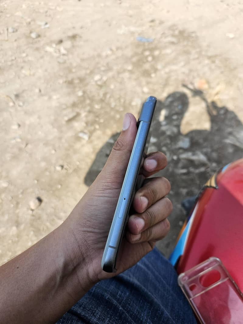 Google Pixel 8 3