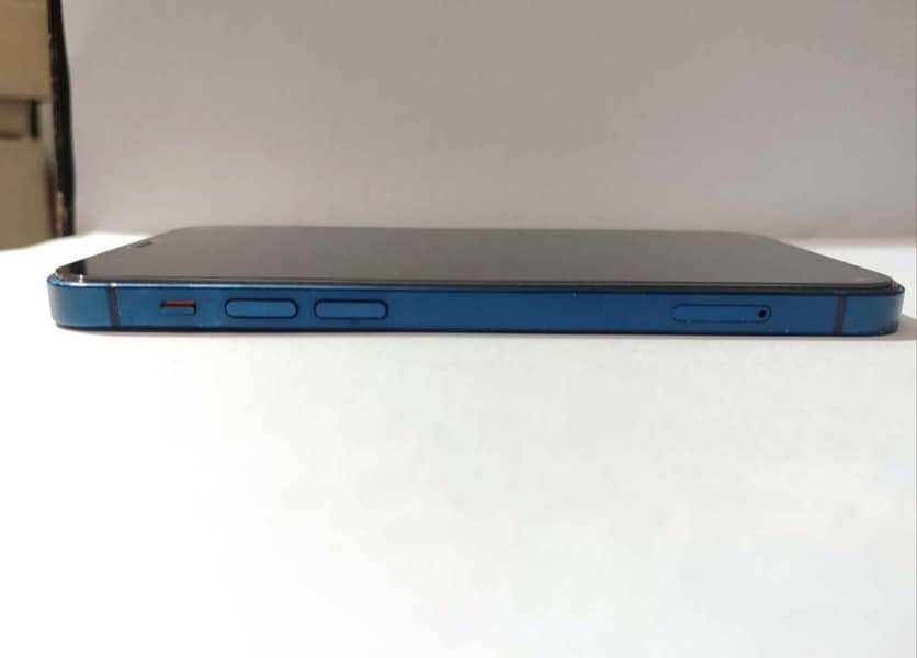 Apple iPhone 12 7