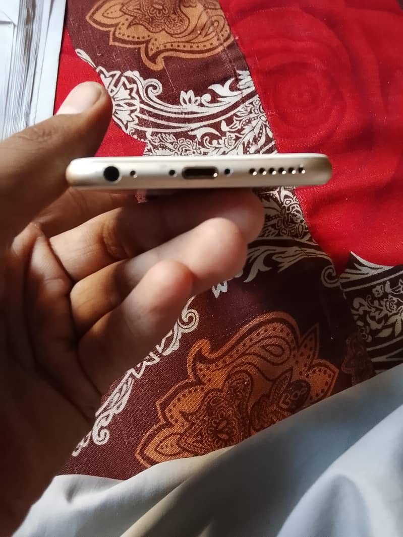 Apple iPhone 6S 5