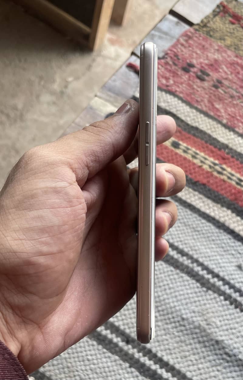 OPPO A57 1