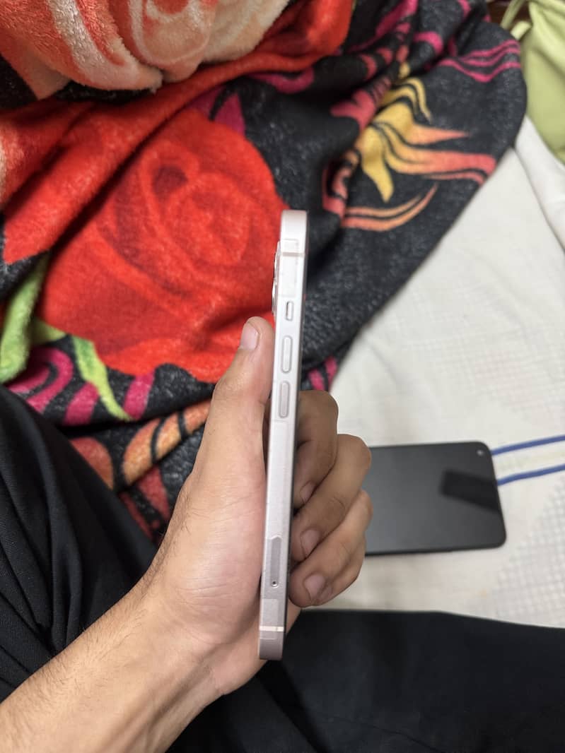 Apple iPhone 13 1