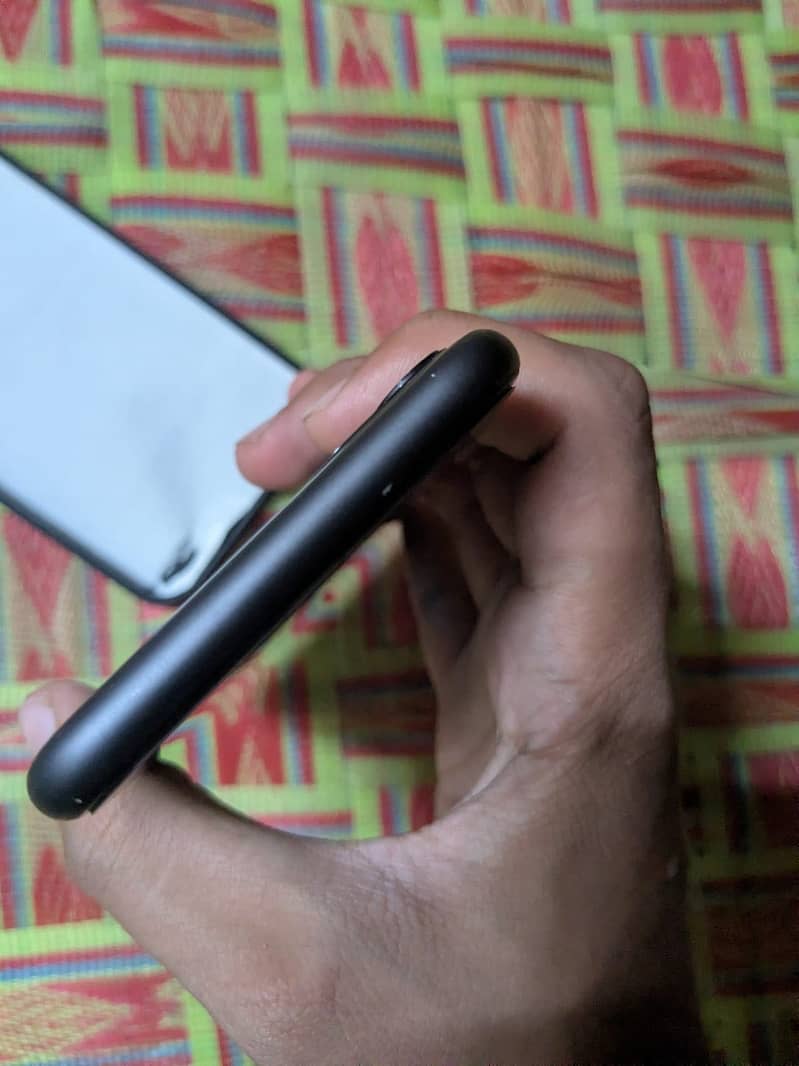 Apple iPhone 11 5
