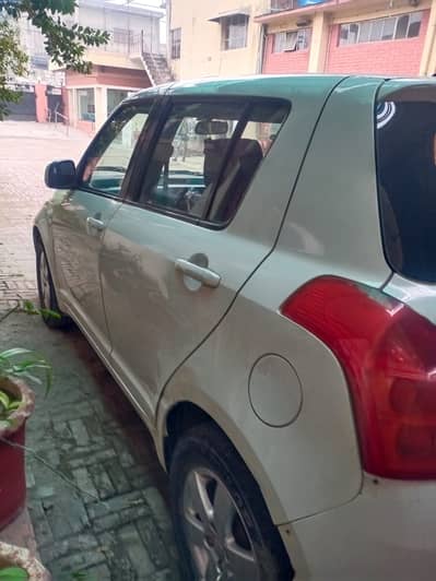Suzuki Swift 1.3 DLX 2014