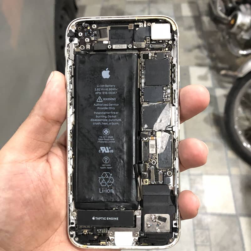 Apple iPhone 8 4