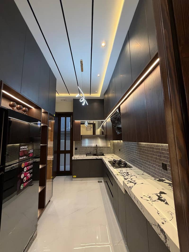10 MARLA ULTRA LUXURY MODREN HOUSE FOR SALE IN QUAID BLOCK BAHRIA TOWN ...